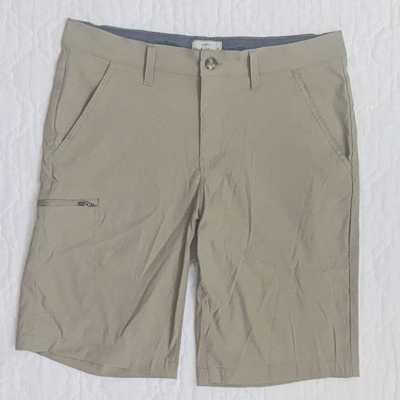 Khaki Weatherproof Vintage Shorts - Picture 1 of 3